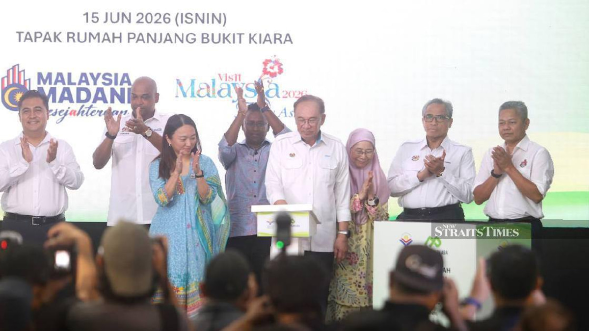 PM Anwar Warns Against Racial Division as Political Tactic