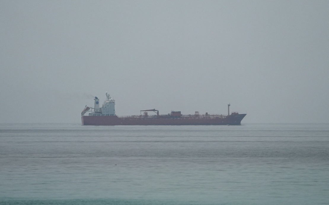 Oman Endorses Iran-US Agreement, Pledges Continued Free Navigation Through Strait of Hormuz
