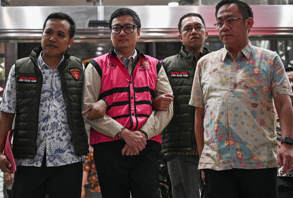 Indonesia expands corruption inquiry into free school meals scheme with fresh arrests
