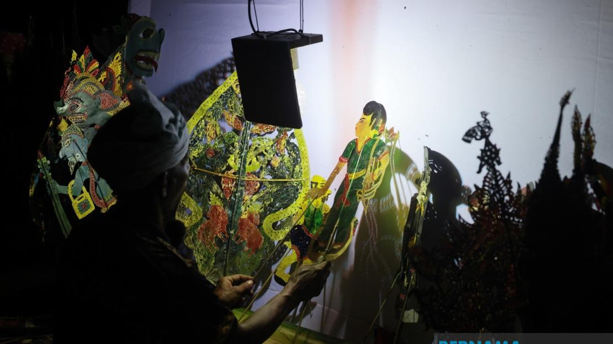 Kelantan's Wayang Kulit Faces Critical Juncture as Permits Tighten and Master Practitioners Dwindle