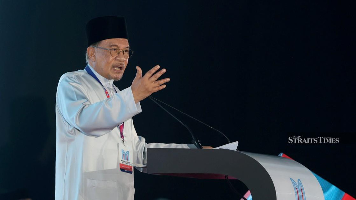 Cabinet to Review University Act Abolition Plan on Wednesday, Anwar Confirms