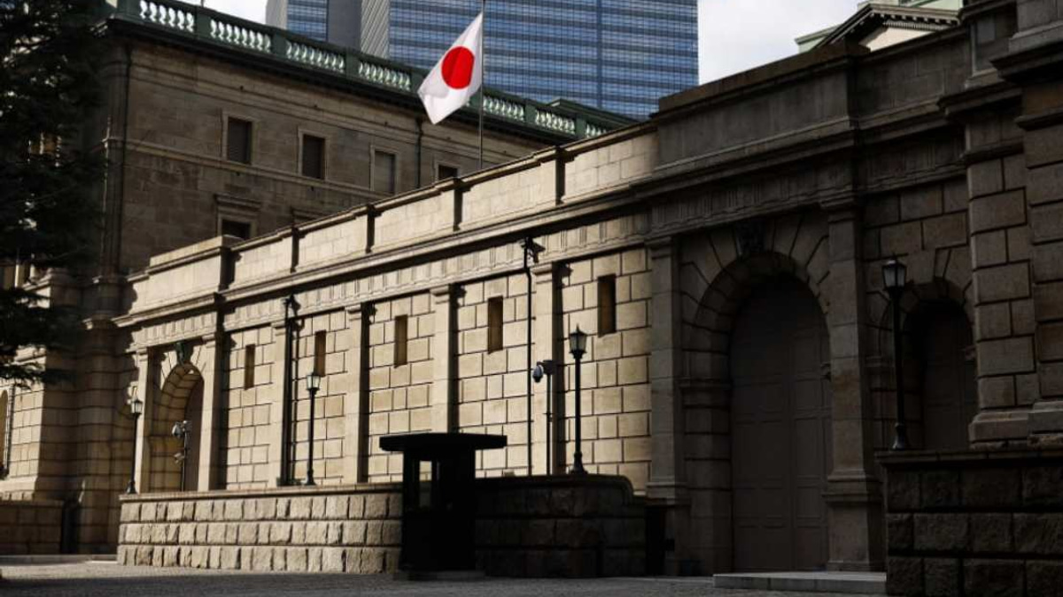 Japanese Yen Slides to 39-Year Low Despite Government Intervention Warnings
