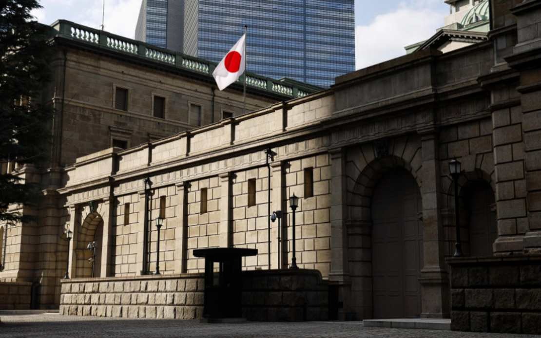 Japanese Yen Slides to 39-Year Low Despite Government Intervention Warnings