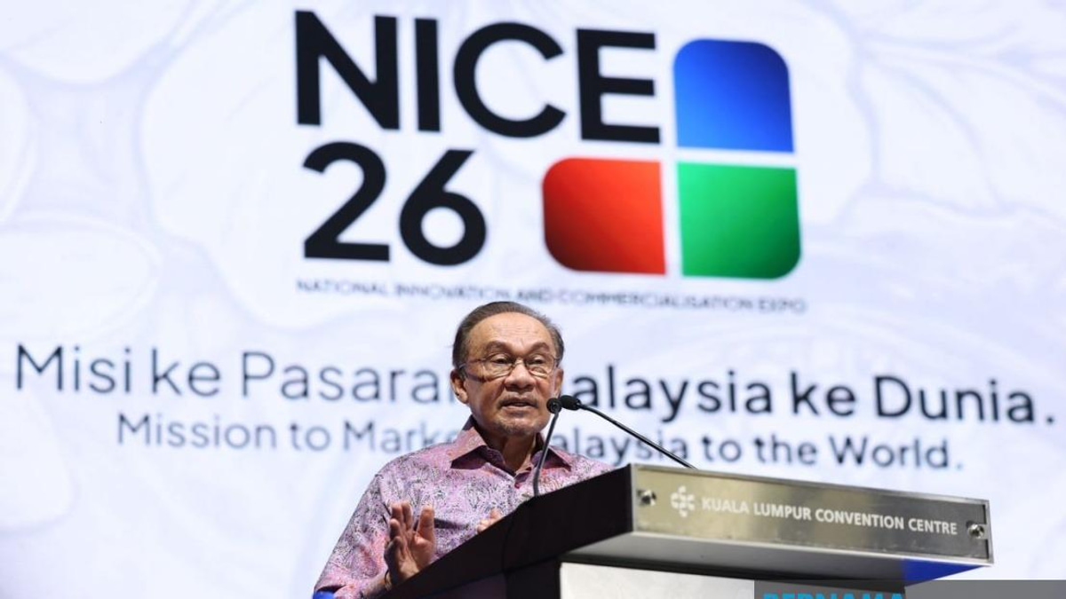 PM Anwar Calls for End to Outdated Bureaucracy Stifling Innovation