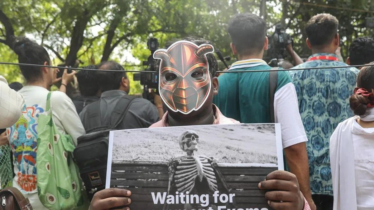 India Conducts High-Security Medical Exam Retest After Massive Cheating Scandal