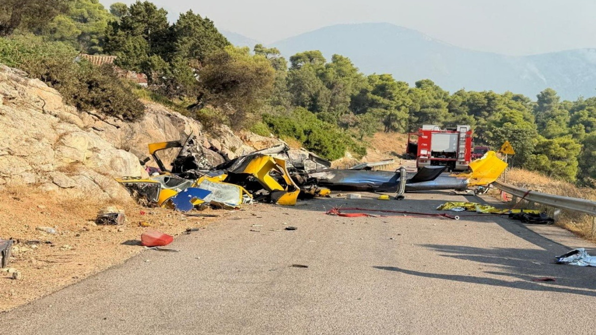 Two Killed as Firefighting Helicopters Collide Over Greece's Raging Wildfires