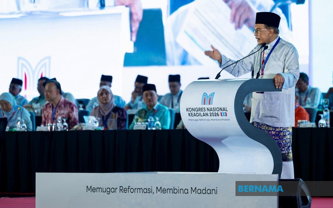 Anwar Insists Unity Government Partnership With Ahmad Zahid Remains Strong