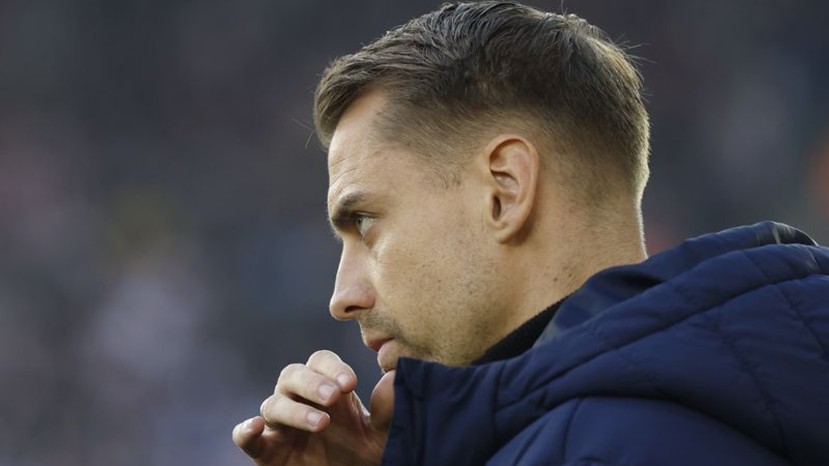 Southampton Manager Tonda Eckert Faces FA Charges Over Unauthorized Rival Training Surveillance