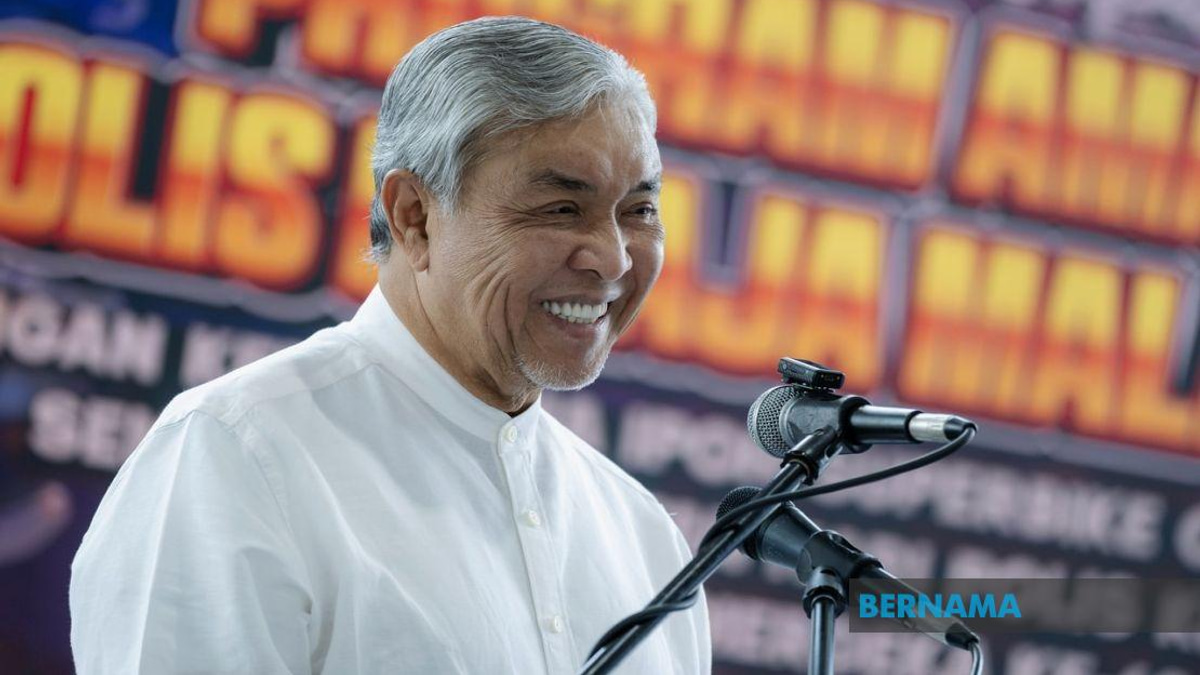 Ahmad Zahid Urges Malaysian Motorcyclists to Obey Foreign Traffic Laws