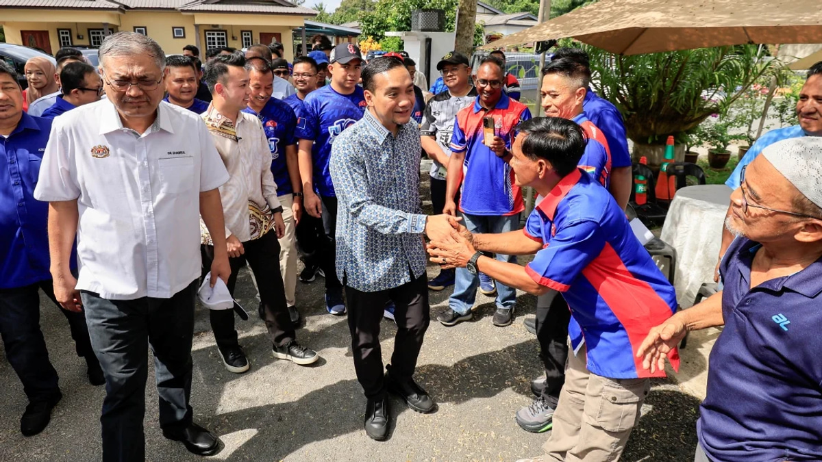 Onn Hafiz Defends PN's Strategic Flexibility as PAS Endorses BN in Non-Contested Seats