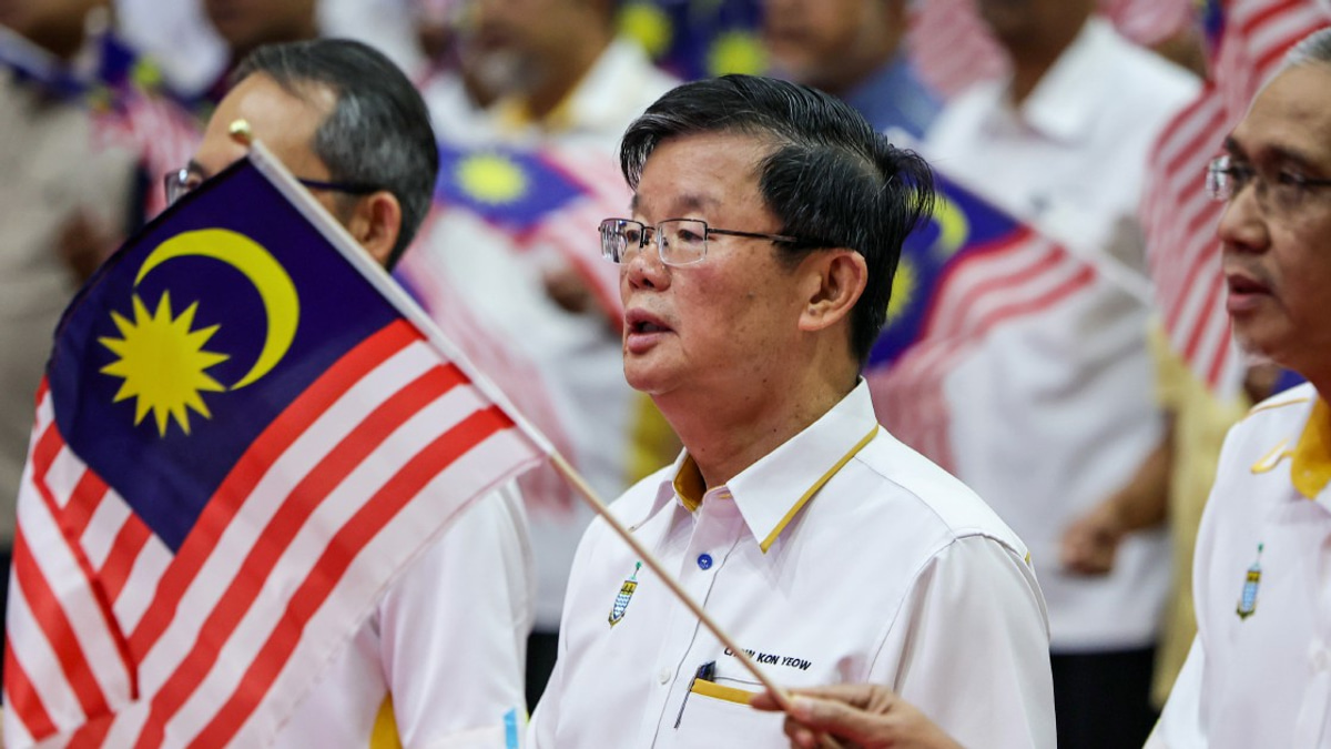 Chow Urges DAP Cohesion as Coalition Realignment Threatens Opposition Prospects