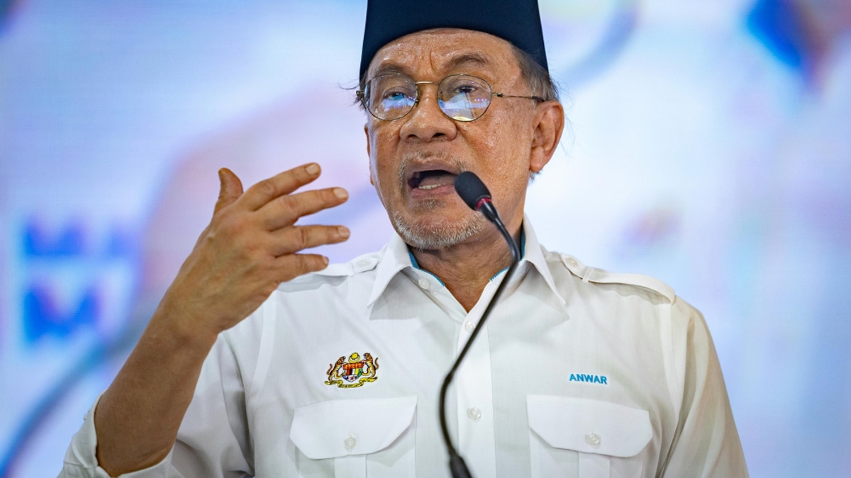 Anwar to face Parliament over RM200m KWAP eFishery loss