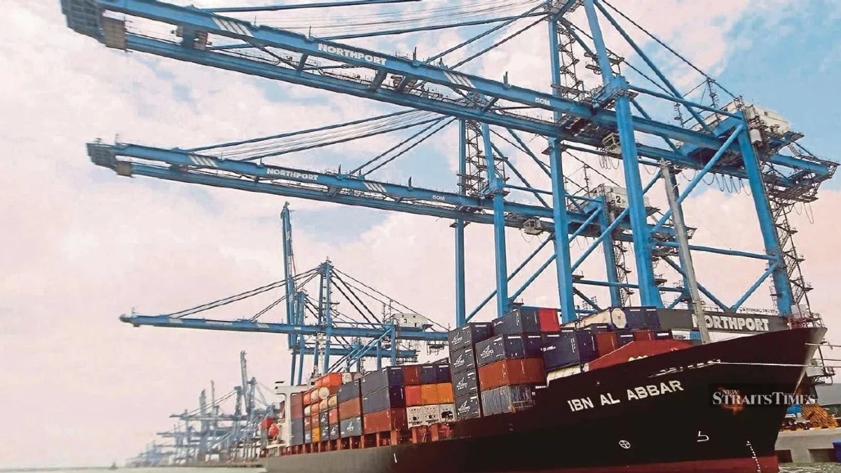 Port Klang 3 construction timeline depends on resolving land disputes with Selangor, says Loke