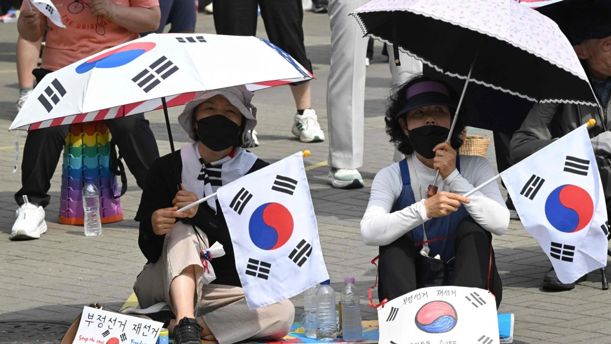 South Korea Parliament Opens Investigation Into National Election Commission Over June Ballot Shortages