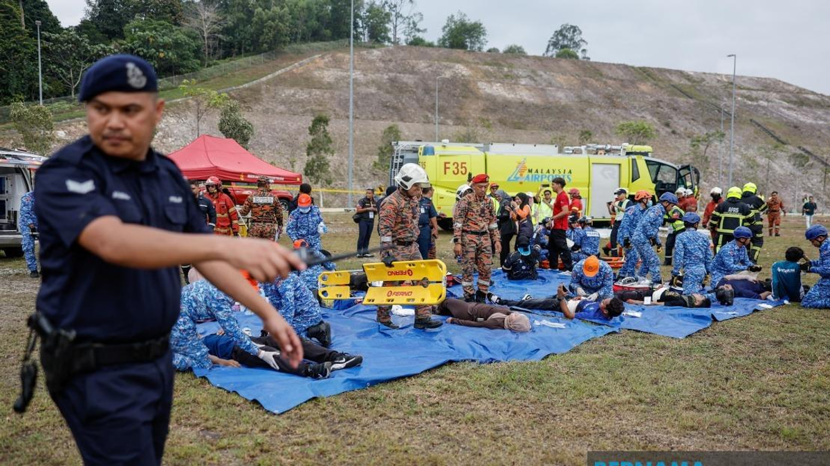Malaysia Conducts First Off-Airport Plane Crash Drill to Test Emergency Response