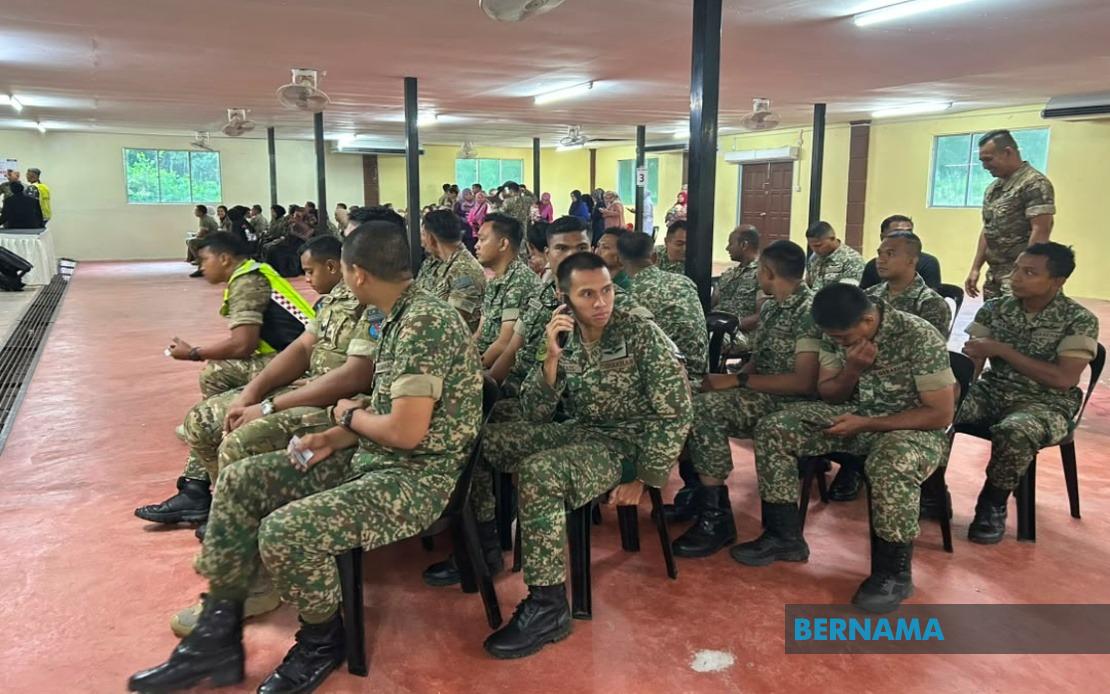 Leading Ministers Call on Johor Early Voters to Uphold Democratic Principles