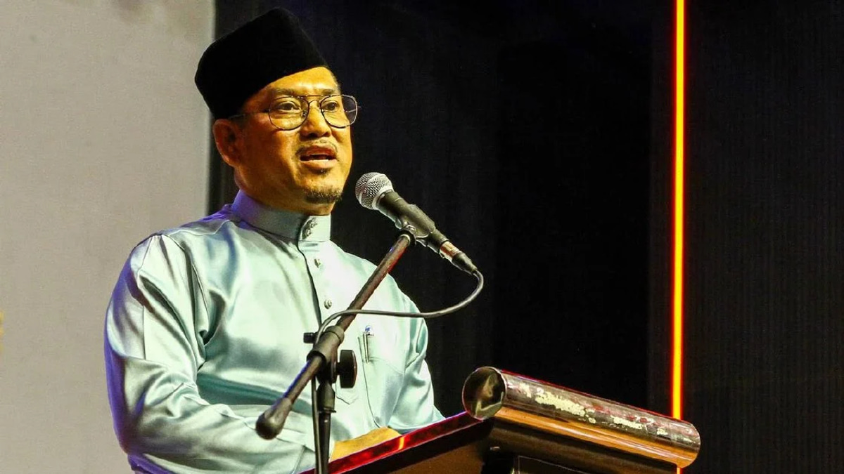 Bersatu Leaders Clash with PN Coalition Partner Over Controversial Logo Rights and Fractured Alliances