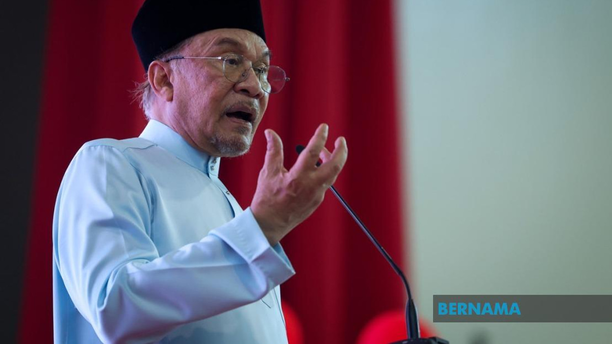 Anwar Demands Full Probe Into Felda's Proposed Hotel Sale At Massive Loss