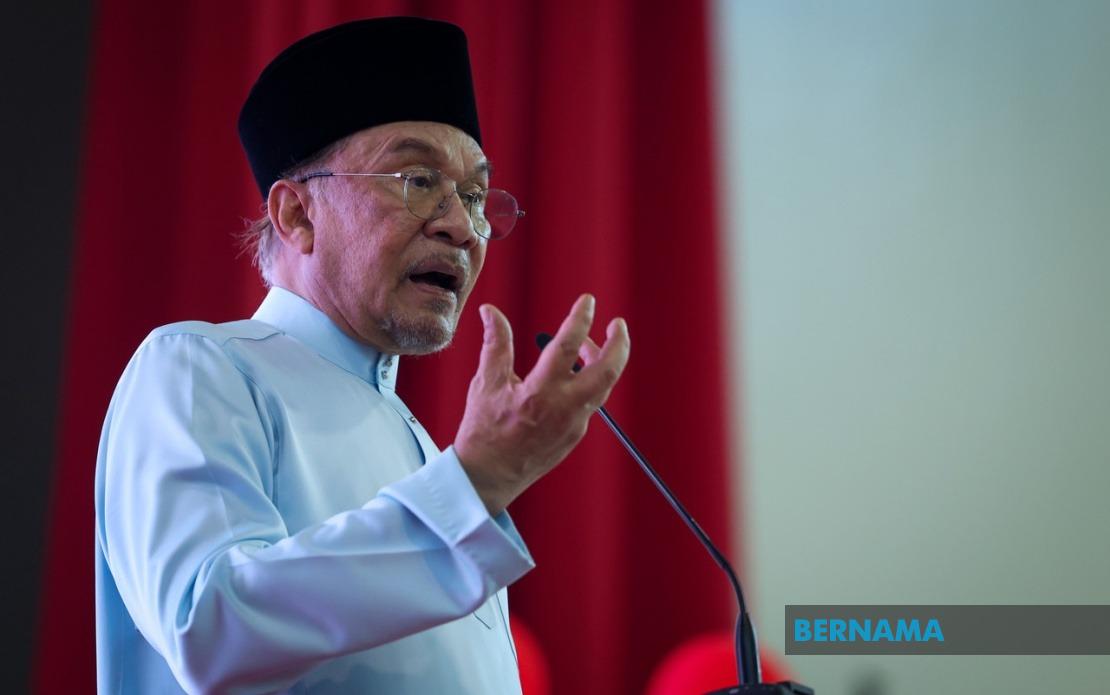 Anwar Demands Full Probe Into Felda's Proposed Hotel Sale At Massive Loss