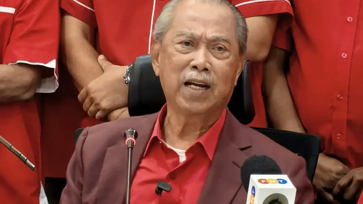 Muhyiddin Signals Bersatu's Readiness for Multi-Front Challenge Against PAS