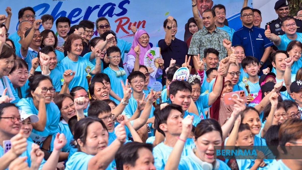 Malaysia Must Prioritise Healthy Lifestyles as Population Ages, Says Wan Azizah