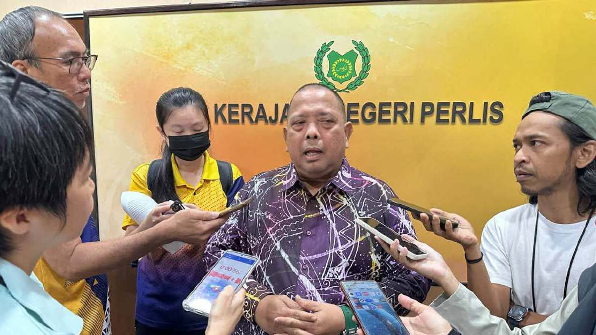 Perlis Chief Rejects Party-Hopping Claims as Bersatu Loyalty Questioned