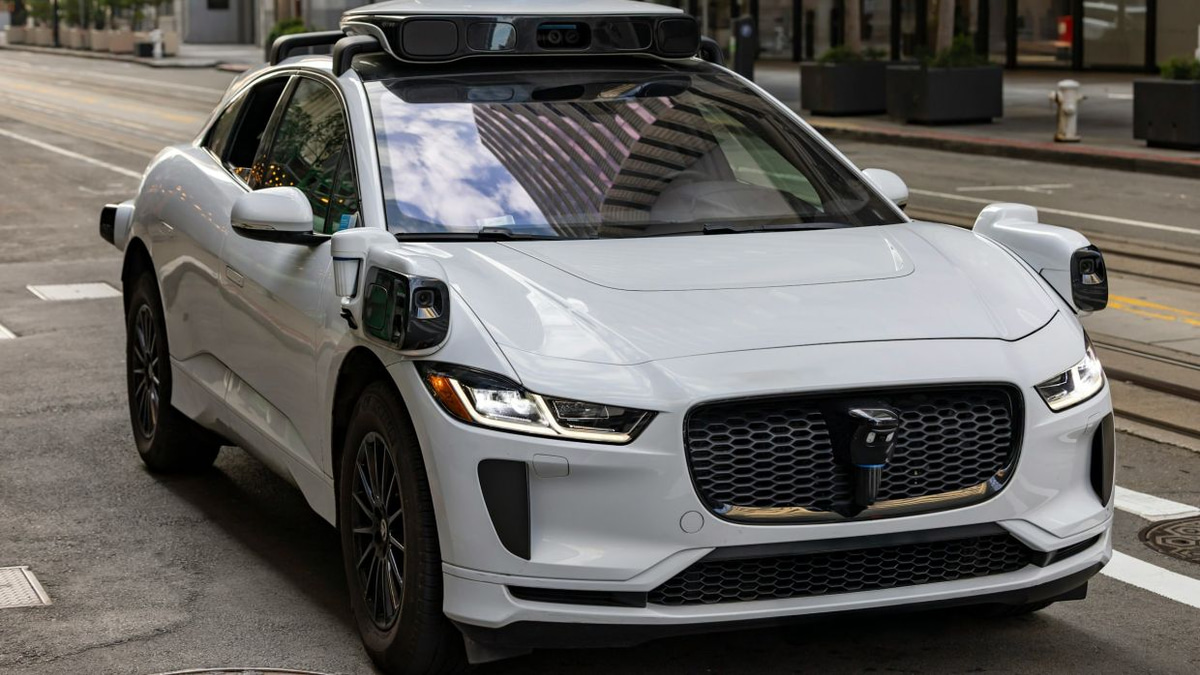 Robotaxis Face Safety Reckoning as Emergency Response Failures Mount Globally