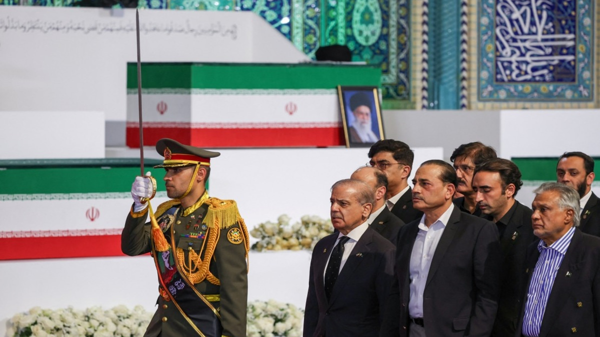 Pakistan's High-Level Delegation at Khamenei Funeral Signals Strong Ties With Iran