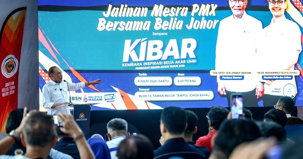 Anwar Hits Out at 'Malay Supremacy' Rhetoric While Reserve Lands Slip Away
