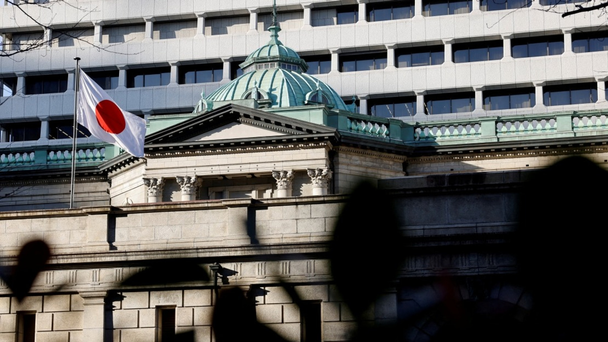 Japan's New Flag Law Ignites Global Debate on Patriotism Versus Free Speech