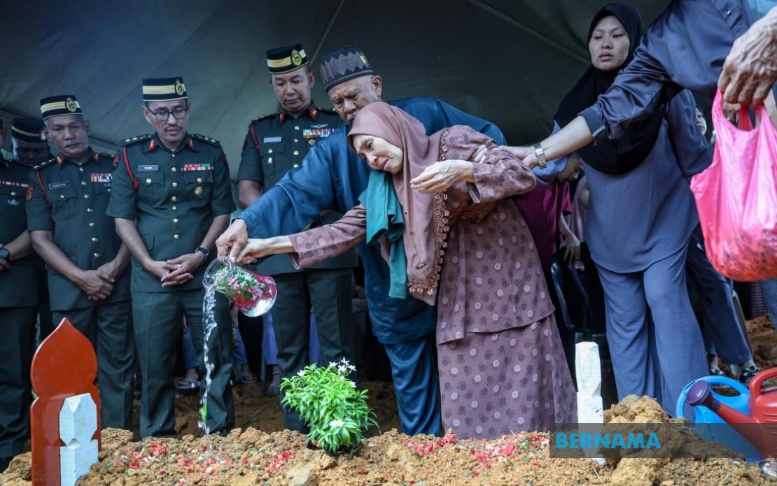 Malaysian Army Private Siti Khadijah Laid To Rest After Hobart Camp Tragedy
