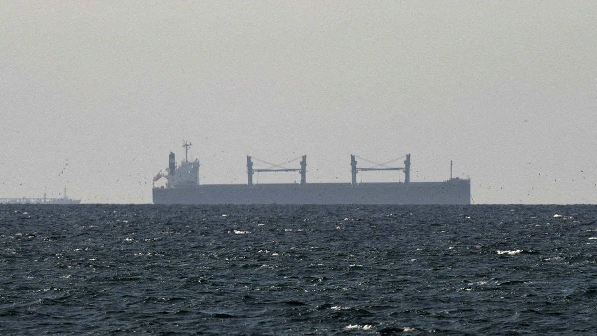Iran's IRGC Claims Two Tankers Hit Mines in Strait of Hormuz as Regional Tensions Spike