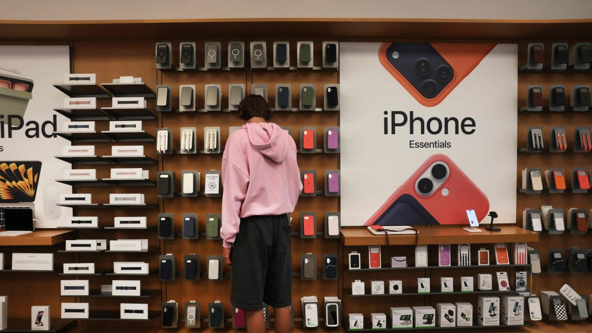 Apple and OpenAI's Escalating Hardware War Reveals Deep Tensions in Silicon Valley's Talent Wars