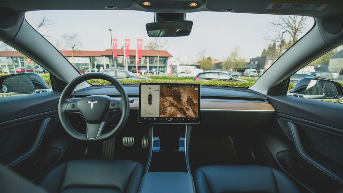 Tesla Settles Lawsuit Over Arizona Pedestrian Death Linked to Full Self-Driving System