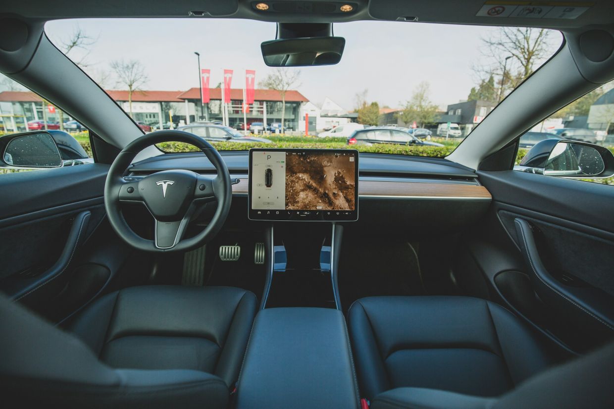 Tesla Settles Lawsuit Over Arizona Pedestrian Death Linked to Full Self-Driving System
