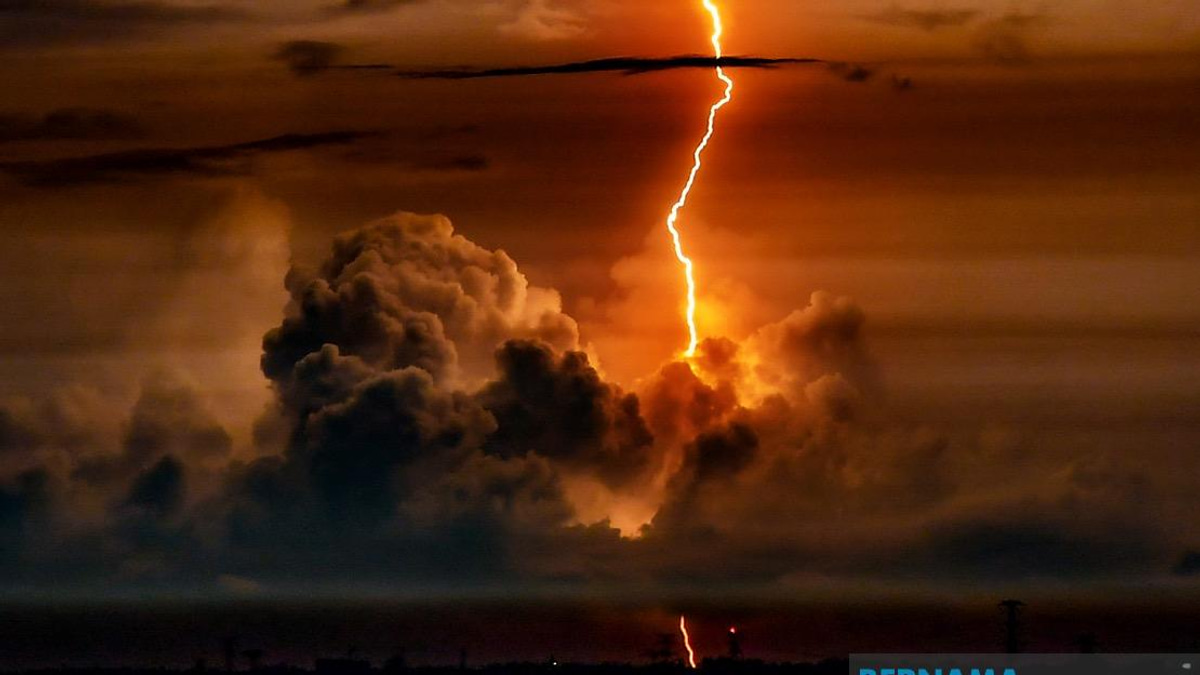 Thunderstorms and Heavy Rain Warning Issued for 10 States and Three Federal Territories