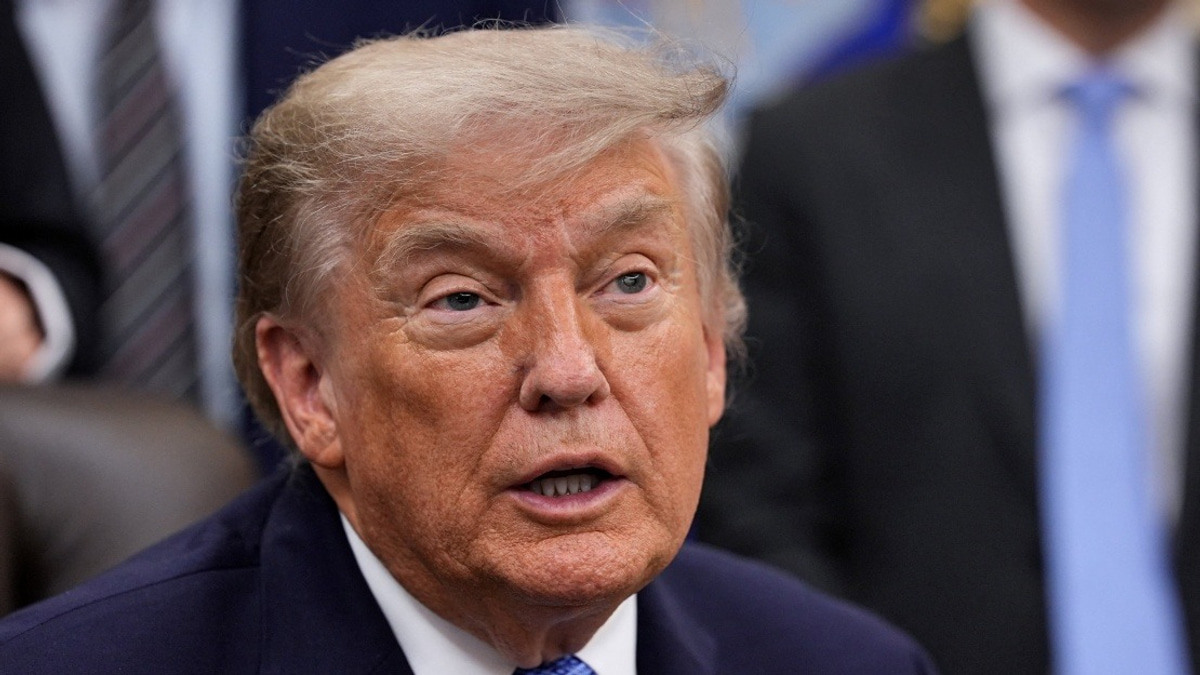 Trump Pins Wildfire Smoke Crisis on Canada, Threatens Tariff Action