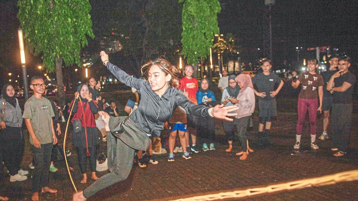 Indonesia's Burnout Generation Finds Healing in Childhood Games