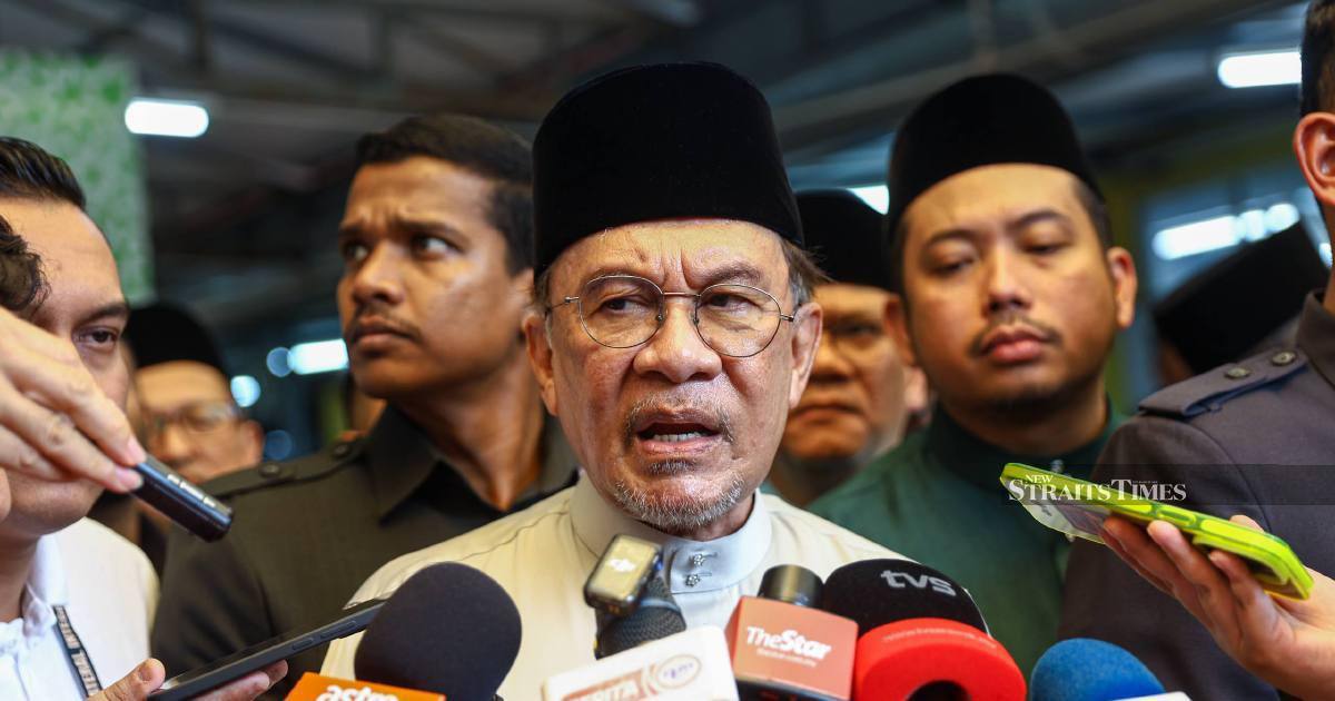 Only King Can Remove Azam Baki From NFCC Post, Anwar Says