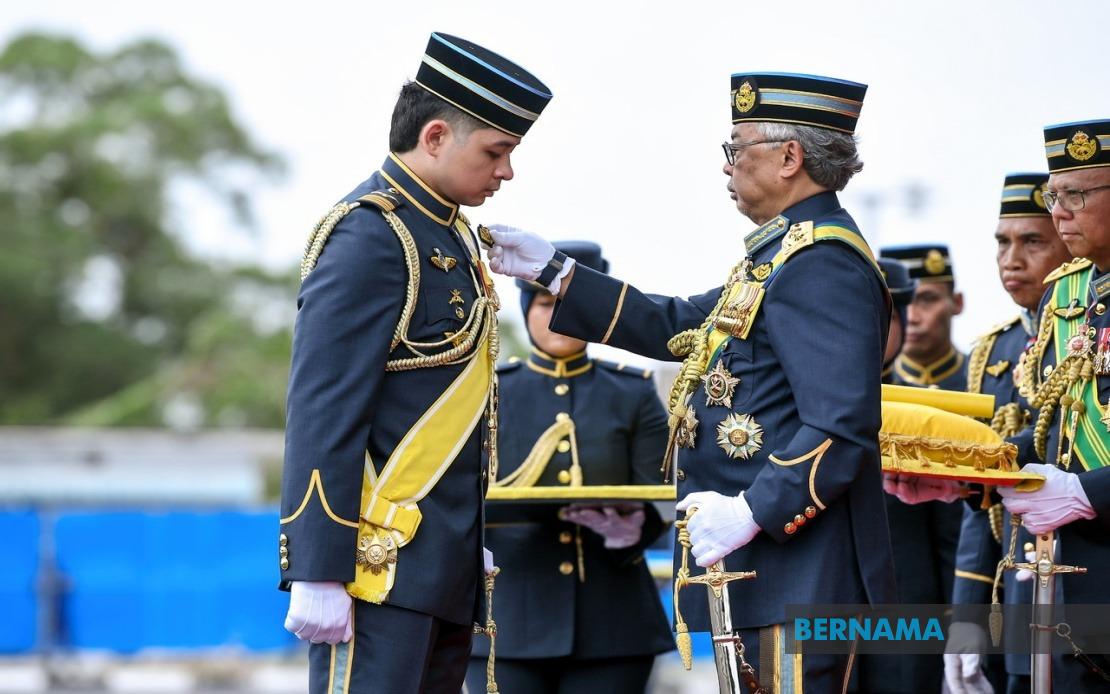 Tengku Mahkota of Pahang Makes Royal History as First Royal Family Member to Earn RMAF Flying Wings