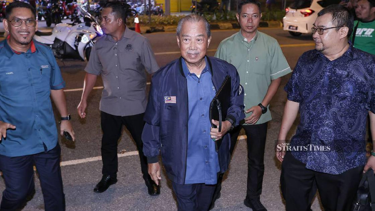 Perikatan Nasional calls emergency Supreme Council meeting amid political uncertainty