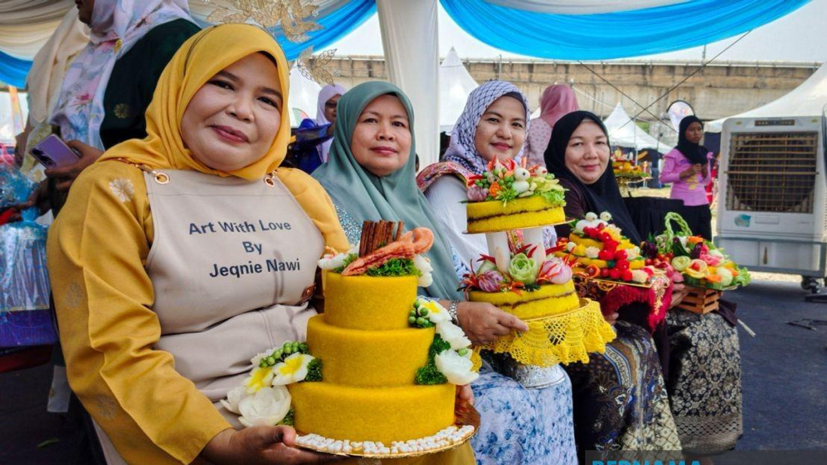 From Resort Work to Culinary Art: How One Kelantan Woman Built a Thriving Pulut Kuning Business