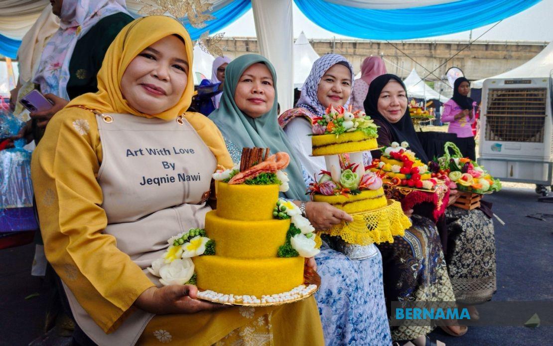 From Resort Work to Culinary Art: How One Kelantan Woman Built a Thriving Pulut Kuning Business