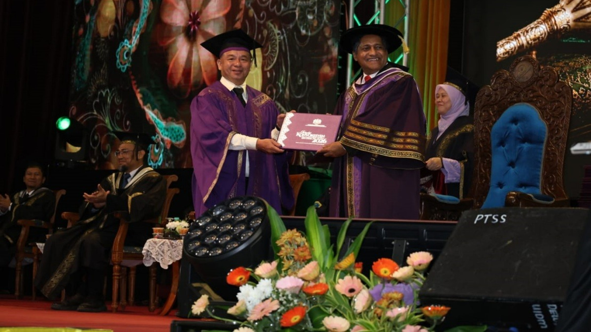At 57, Heng Meng Lai Makes History as Seberang Perai Polytechnic's Oldest Graduate