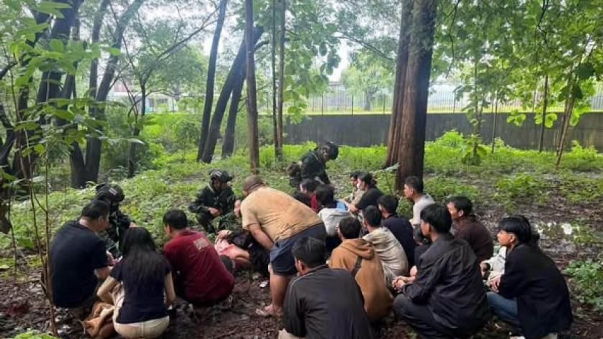 Thai authorities arrest 20 Myanmar nationals for illegal border crossing in Mae Sot