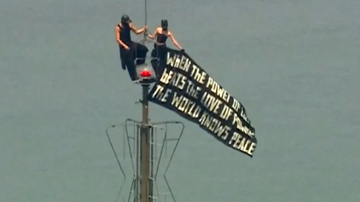 Couple Arrested After Scaling Empire State Building Antenna in Apparent Marriage Proposal