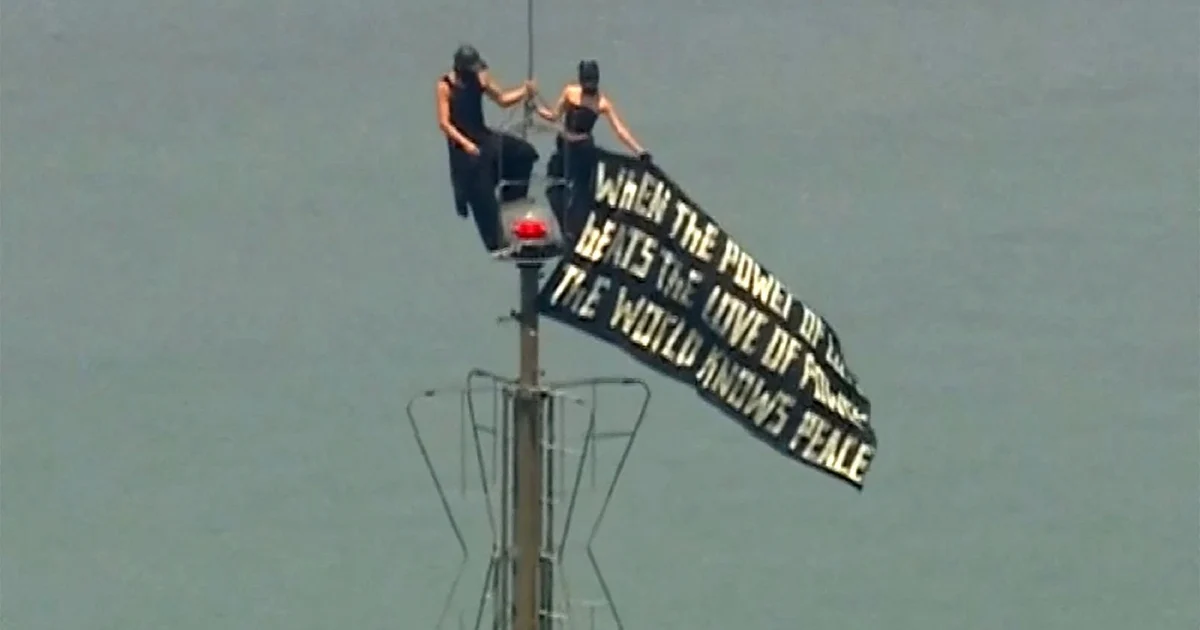 Couple Arrested After Scaling Empire State Building Antenna in Apparent Marriage Proposal