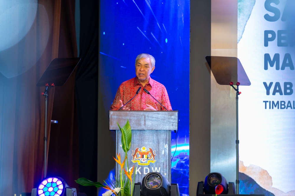 Deputy PM Zahid Dismisses Reports of Coalition Meeting, Restates Commitment to Unity Government