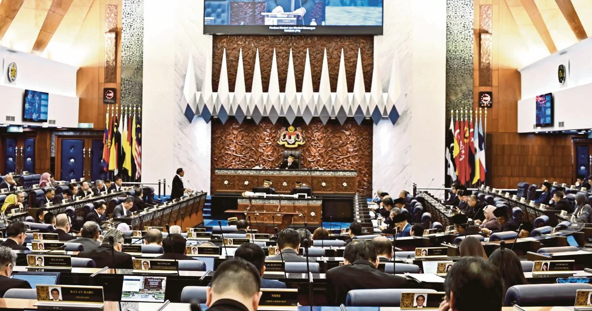 Parliament Erupts Over Opposition Leadership Row as PAS and Bersatu Tensions Resurface