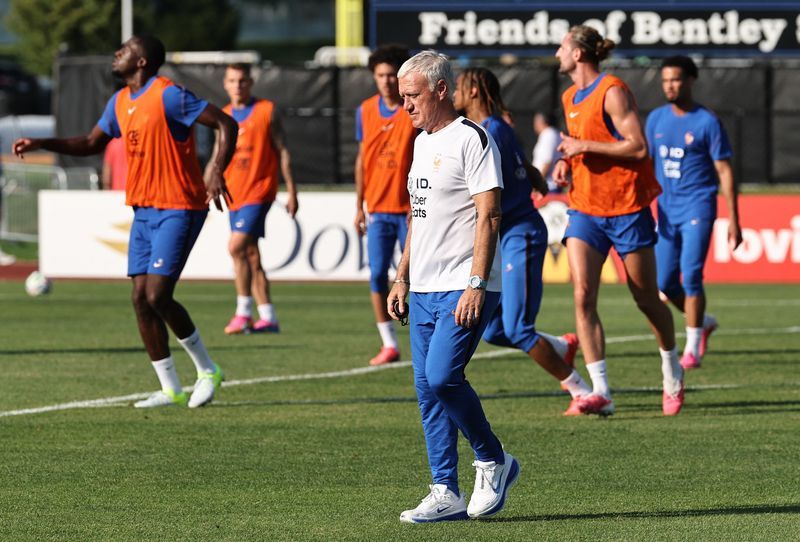 France's Attacking Arsenal Poses Severe Test for Sweden in World Cup Knockout Clash